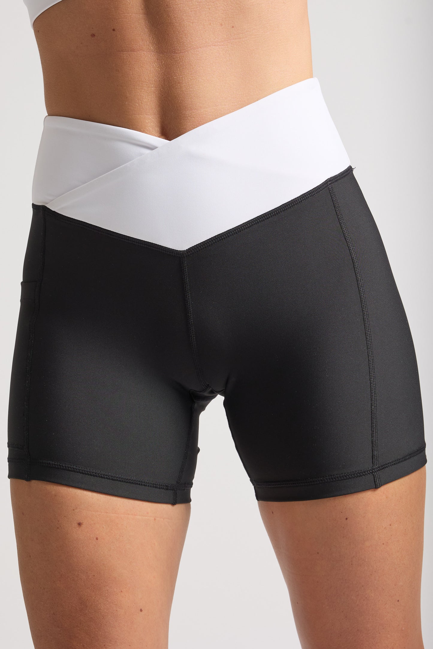 VOXY 5" Short V-Cut (Black)