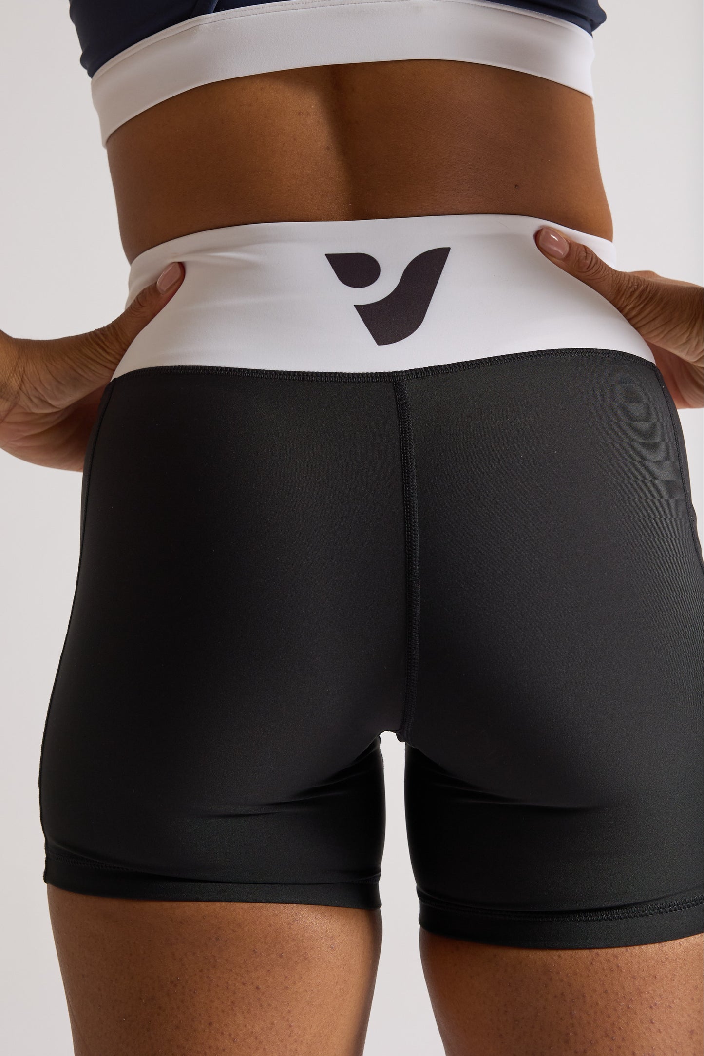 VOXY 5" Short V-Cut (Black)