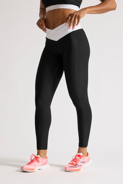 VOXY Leggings (Black V-Cut)