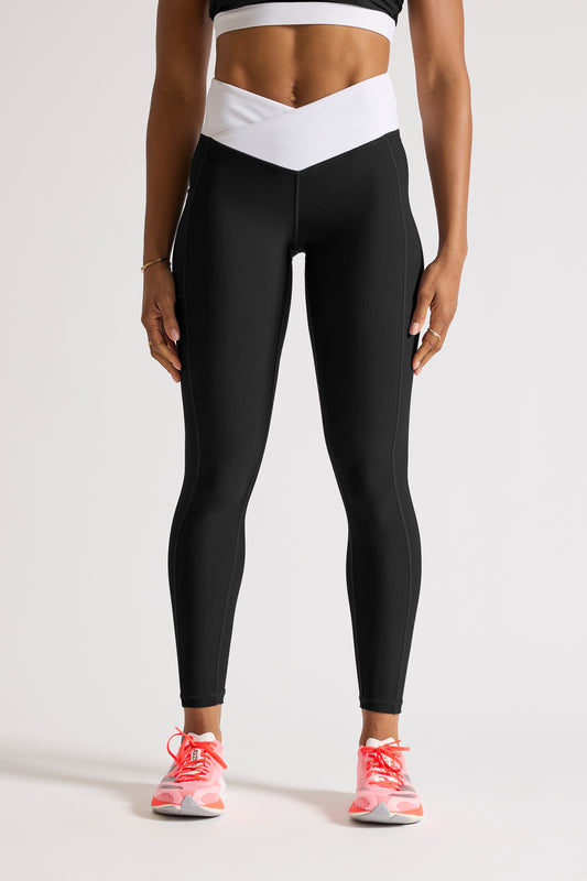 VOXY Leggings (Black V-Cut)