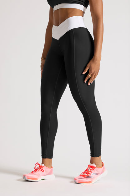 VOXY Leggings (Black V-Cut)